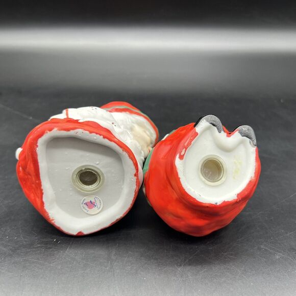 Vintage Santa & Mrs Claus Warming Bums Salt & Pepper Shaker Set Taiwan 3.5” - Picture 7 of 10
